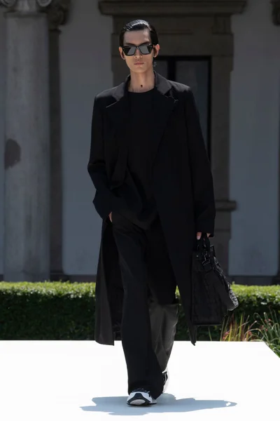 Look 27